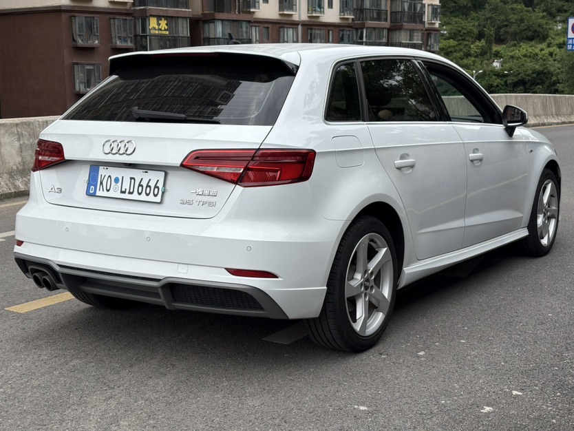 Audi A3 2019 car image #9