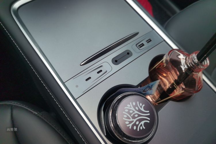 Tesla Model Y 2024 #10 Tesla Model Y 2024 car image #10