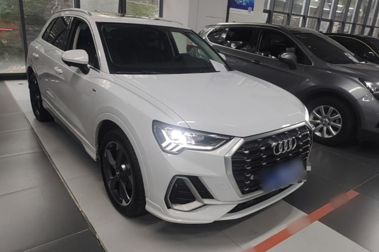 Audi Q3 2020 #4 Audi Q3 2020 car image #4