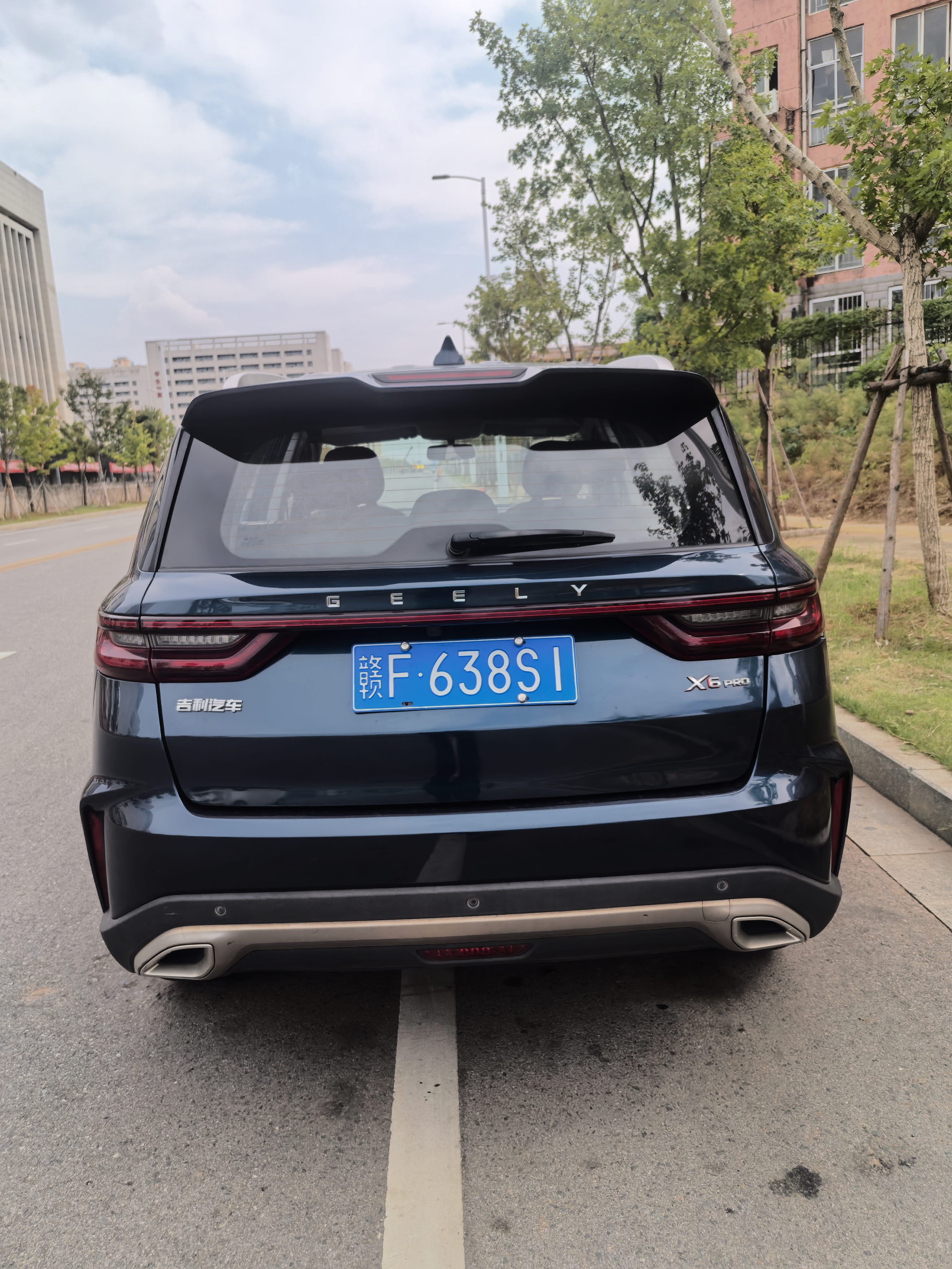 GEELY Vision X6 2023 car image #3