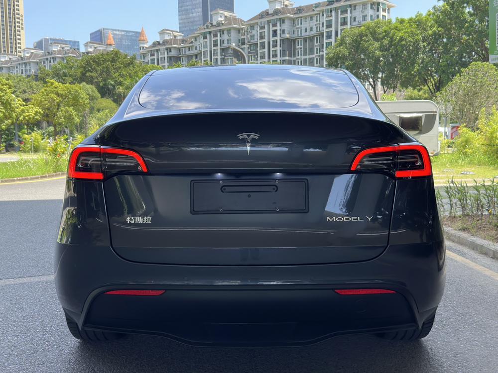 Tesla Model Y 2022 car image #5