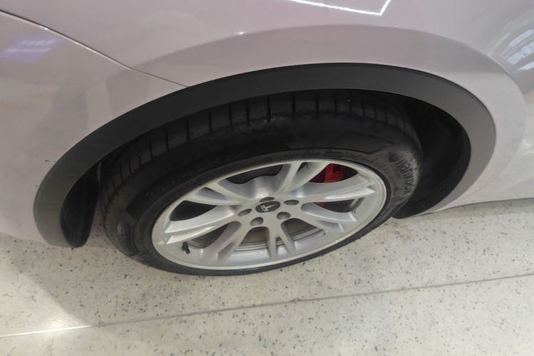 Tesla Model Y 2022 car image #4