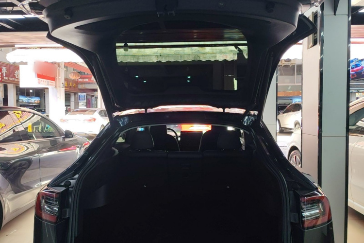 Tesla Model Y 2024 #19 Tesla Model Y 2024 immagine di auto #19