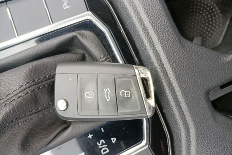 Volkswagen Lavida 2025 car image #9