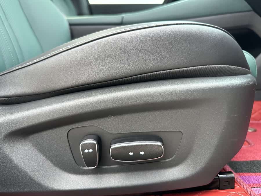 Changan UNI-V iDD 2024 صورة سيارة #34