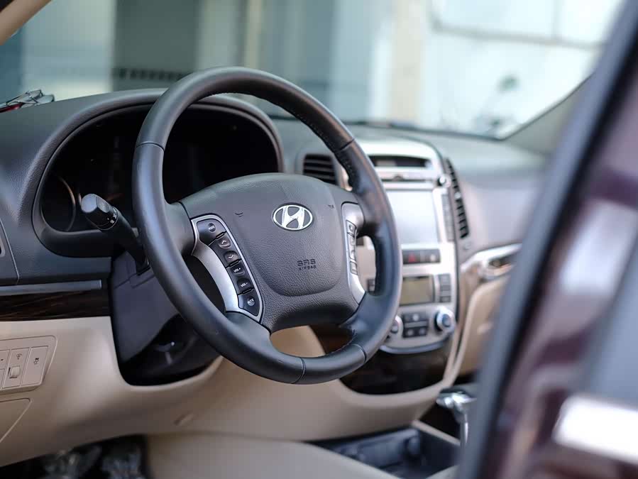 Hyundai Santa Fe Classic 2011 car image #34