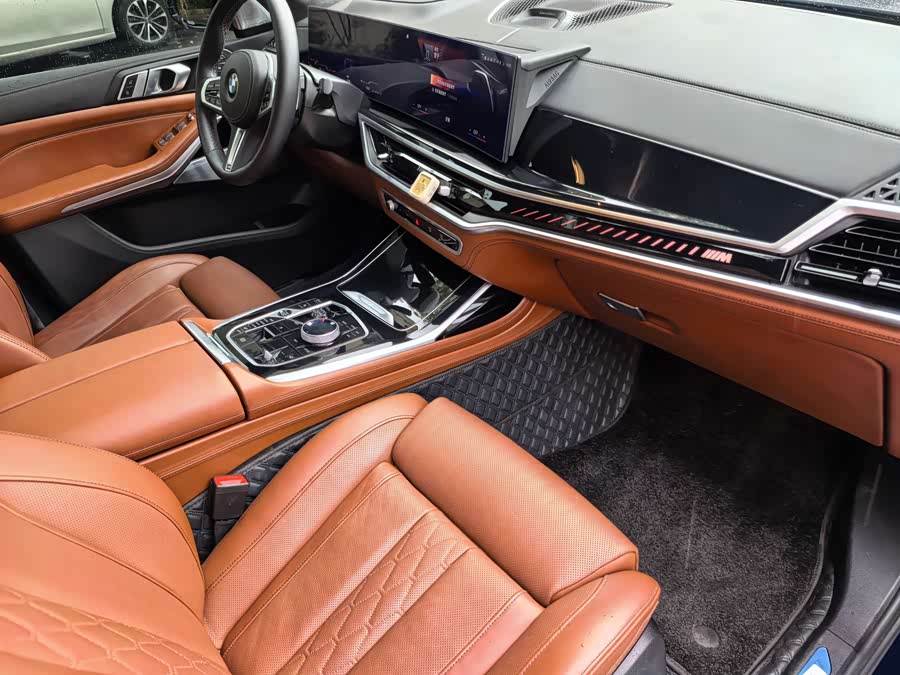 BMW X7 M60i 2023 #34 BMW X7 M60i 2023 car image #34