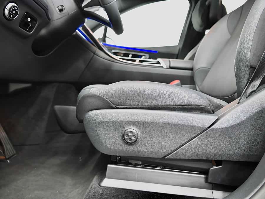 Mercedes-Benz EQE SUV 2024 #34 Mercedes-Benz EQE SUV 2024 car image #34