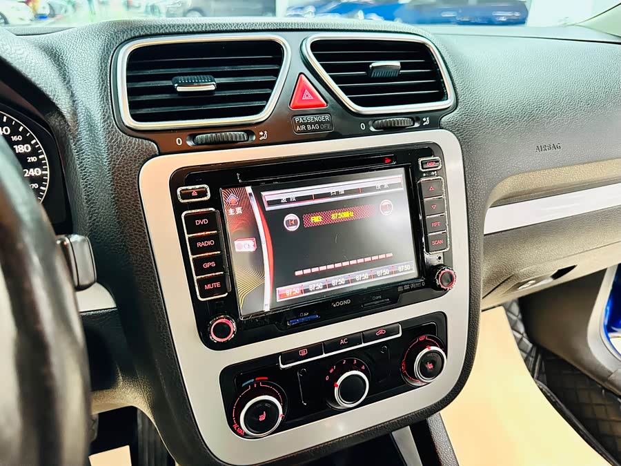 Volkswagen Scirocco 2011 #34 Volkswagen Scirocco 2011 изображение автомобиля #34