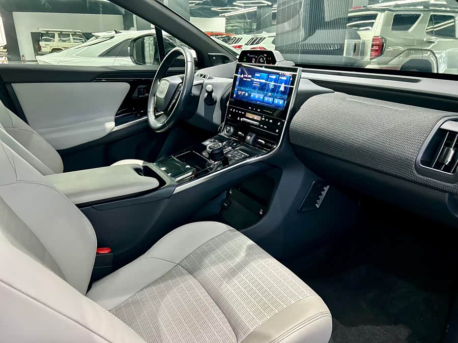 Toyota bZ4X 2022 immagine di auto #34