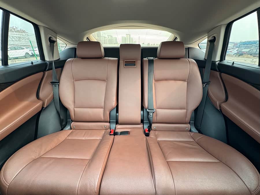 BMW 5 Series GT 2016 #34 BMW 5 Series GT 2016 immagine di auto #34