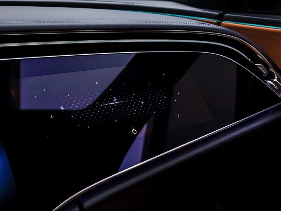 Mercedes-Benz E Class New Energy 2025 car image #34