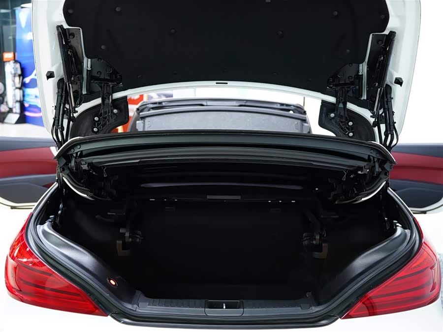 Mercedes-Benz SL Class 2017 car image #34