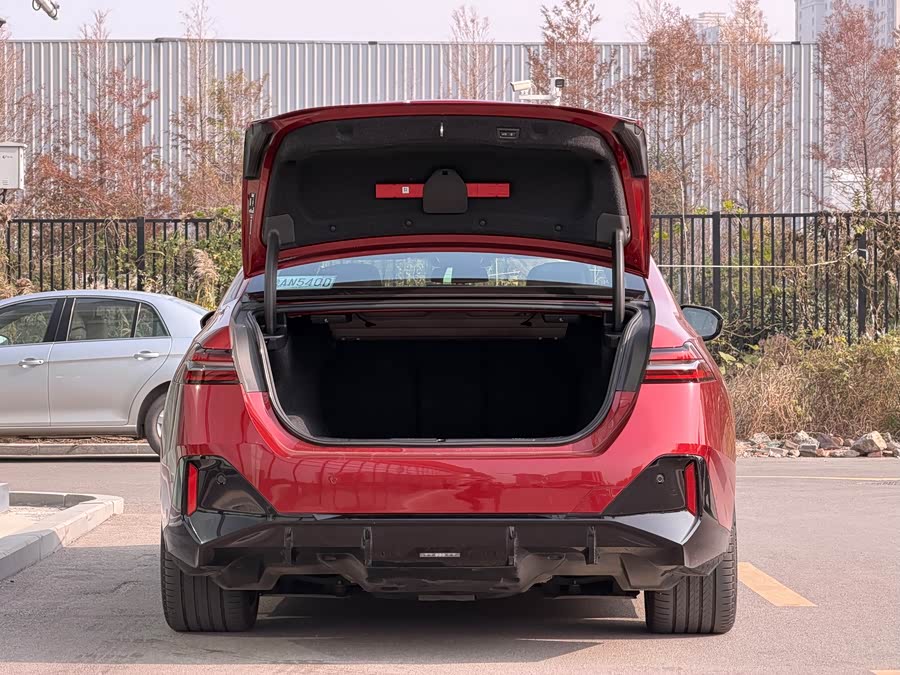 BMW i5 M60 2024 car image #34