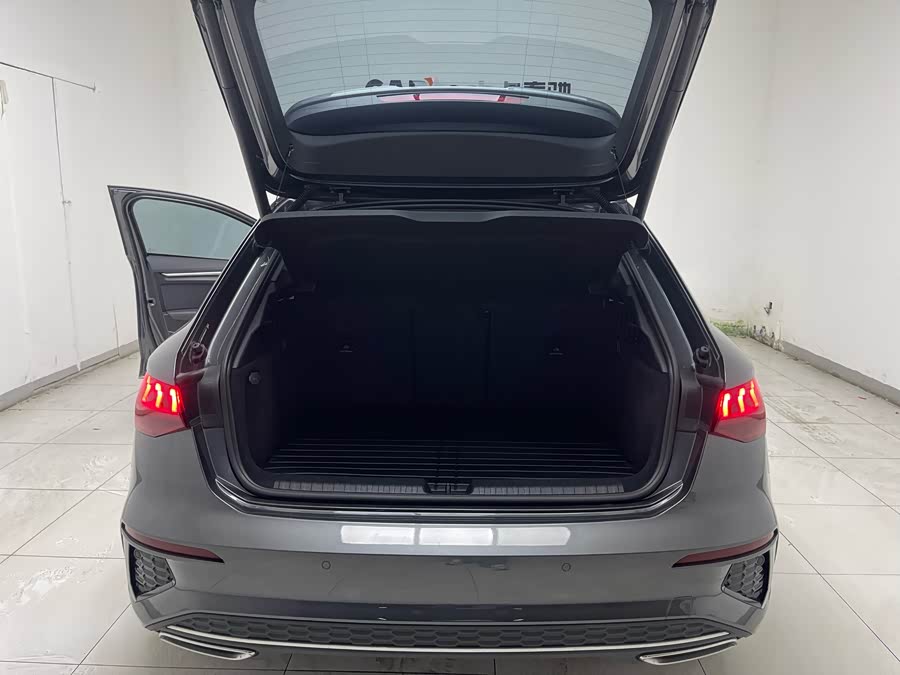 Audi A8 2021 imagen de coche #34