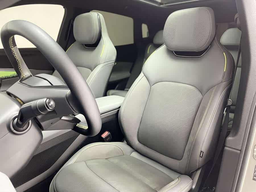 Lynk & Co 08 EM-P 2023 car image #34