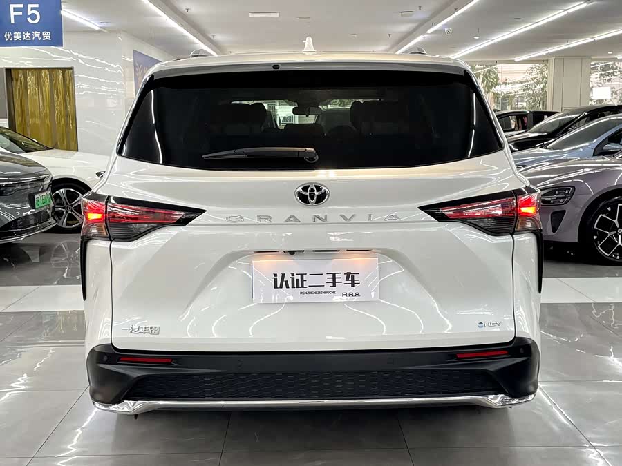 Toyota Granvia 2024 #34 Toyota Granvia 2024 immagine di auto #34