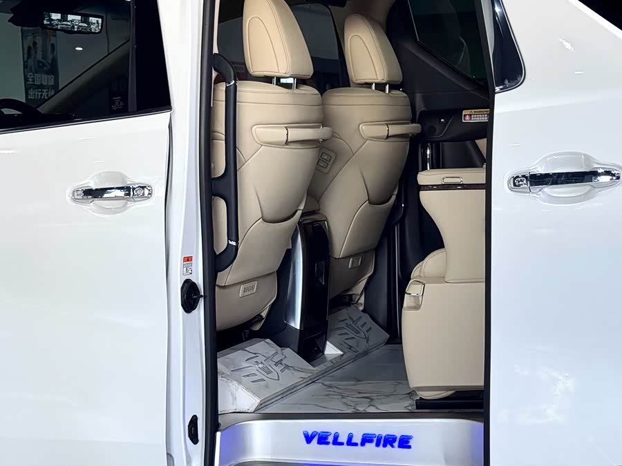 Toyota Vellfire 2023 car image #34