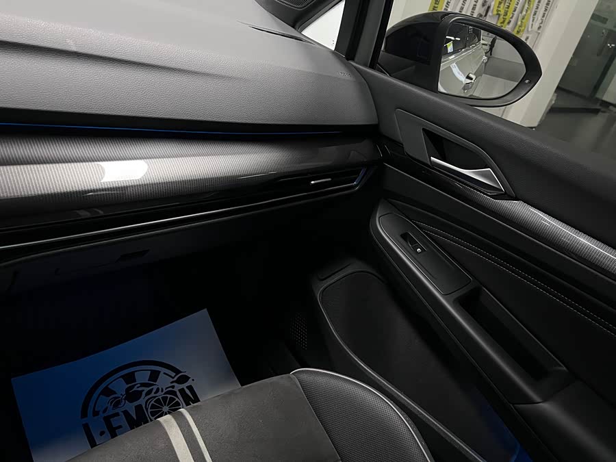 Volkswagen Golf 2022 car image #34