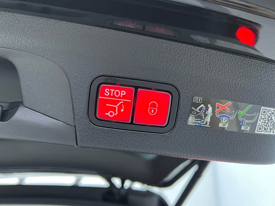 Mercedes-Benz GLE Class 2025 صورة سيارة #34