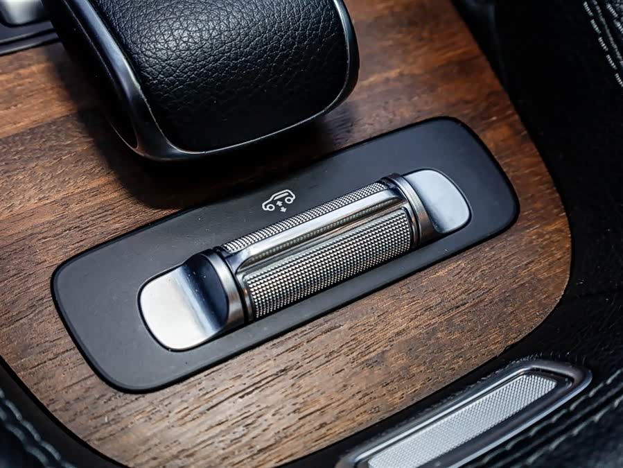 Mercedes-Benz GLE Class New Energy 2021 car image #34