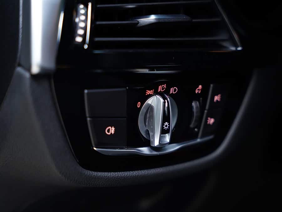 BMW M5 2022 صورة سيارة #34