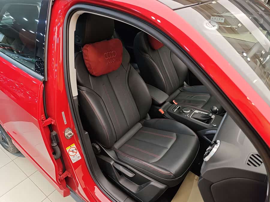 Audi Q2L 2022 car image #34