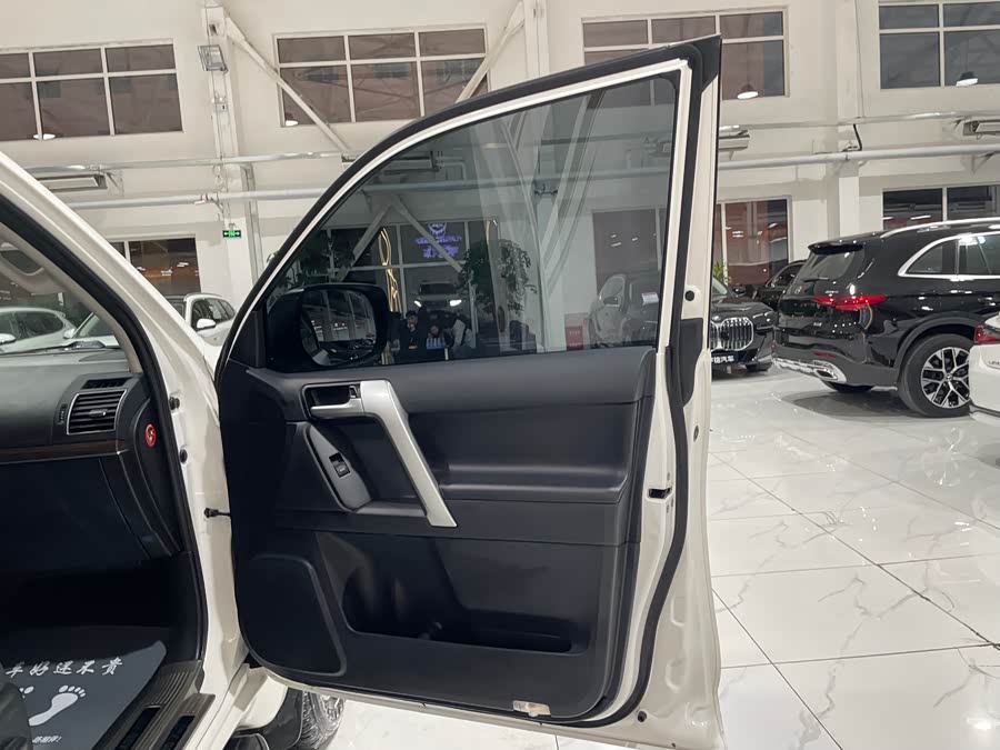 Toyota Land Cruiser Prado 2020 #34 Toyota Land Cruiser Prado 2020 car image #34