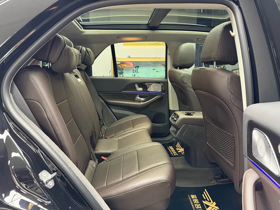 Mercedes-Benz GLE Class 2020 car image #34