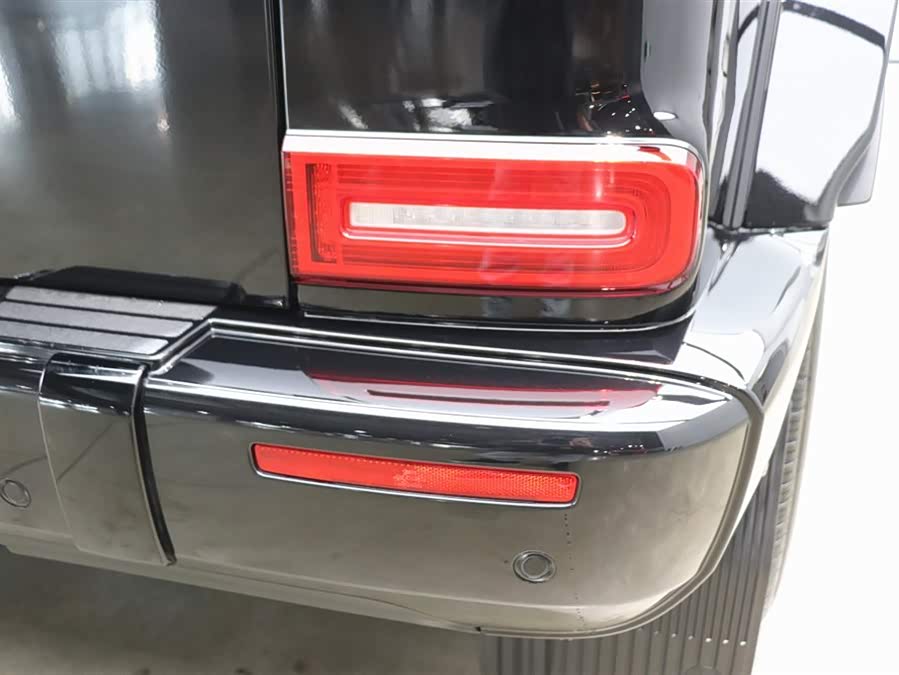 Mercedes-Benz 2025 car image #34