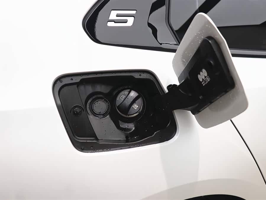 BMW 5 Series 2025 car image #34