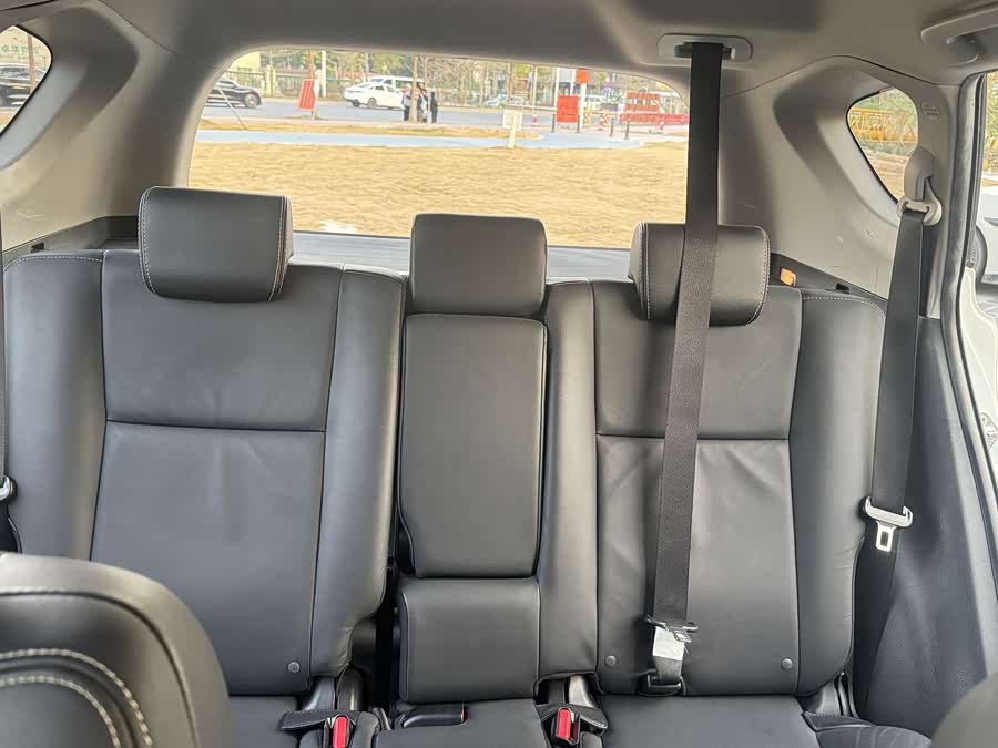 Toyota RAV4 2017 car image #34