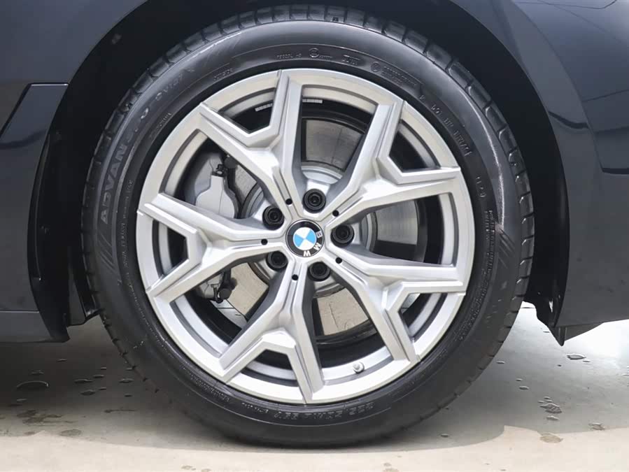 BMW i3 2024 car image #34