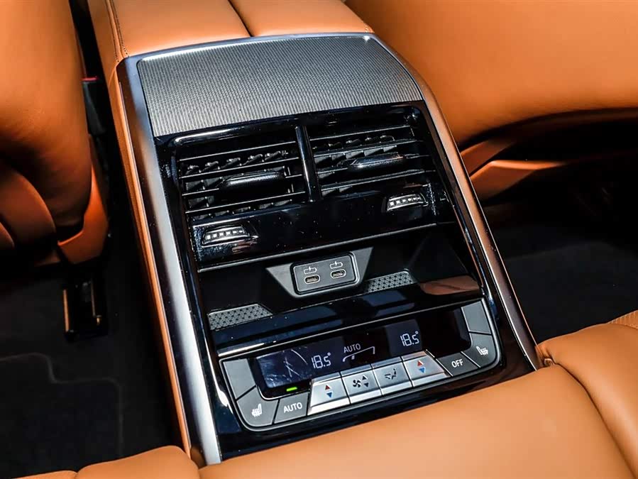 BMW 8 Series 2023 immagine di auto #34