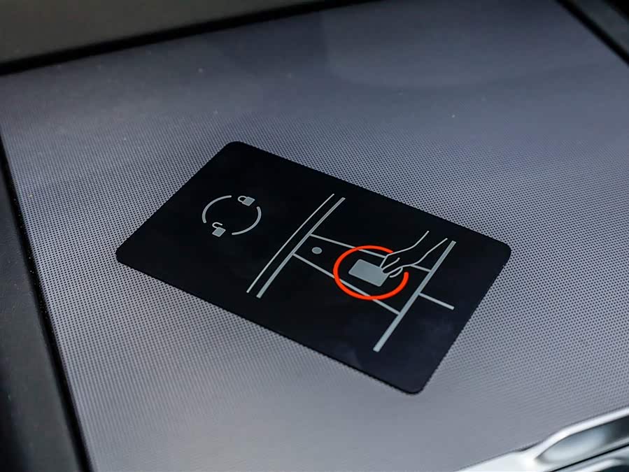 特斯拉 Model Y L 2025 汽车图片 #34