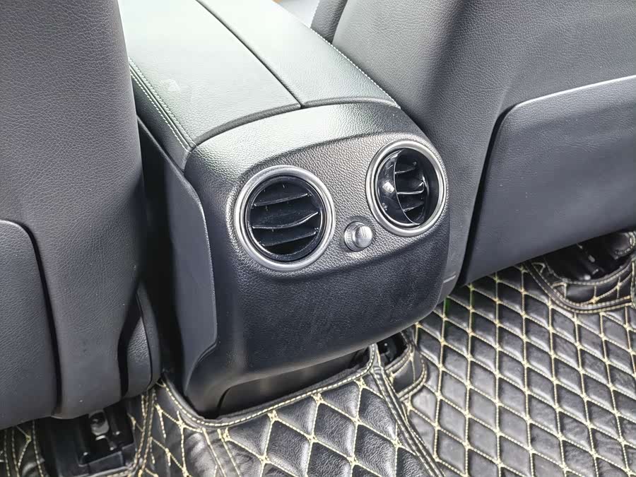 Mercedes-Benz GLC Coupe 2023 #34 Mercedes-Benz GLC Coupe 2023 car image #34