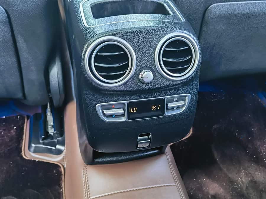 Mercedes-Benz GLC Class 2020 car image #34