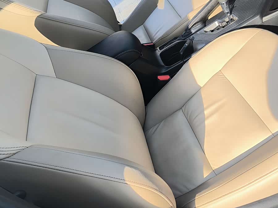 Toyota RAV4 2015 car image #34