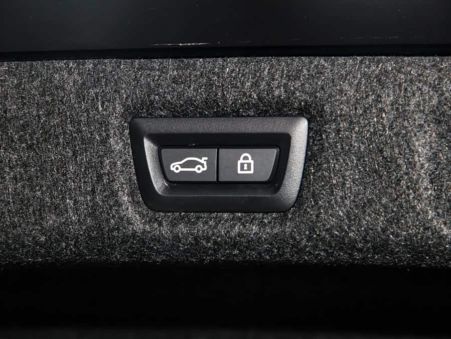 BMW 5 Series 2023 car image #34