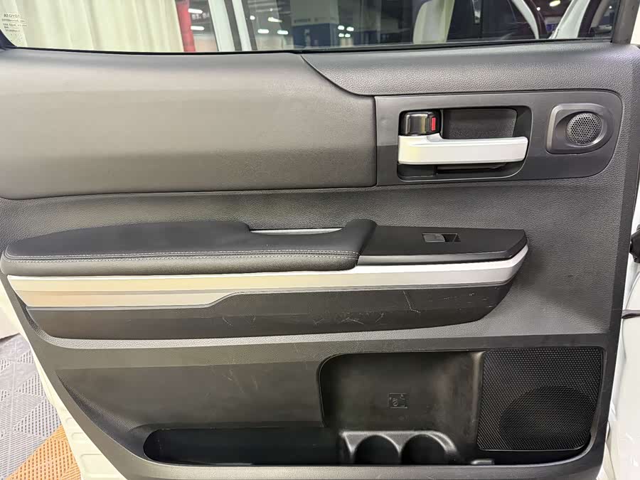 Toyota Tundra 2018 immagine di auto #34