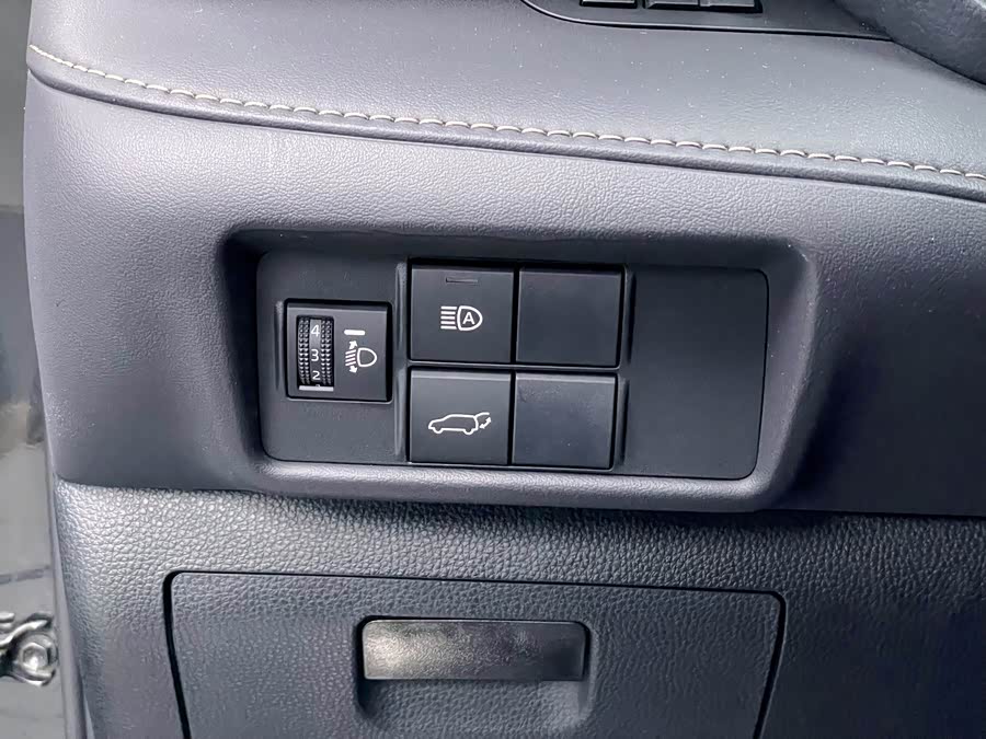 Toyota Highlander 2023 car image #34