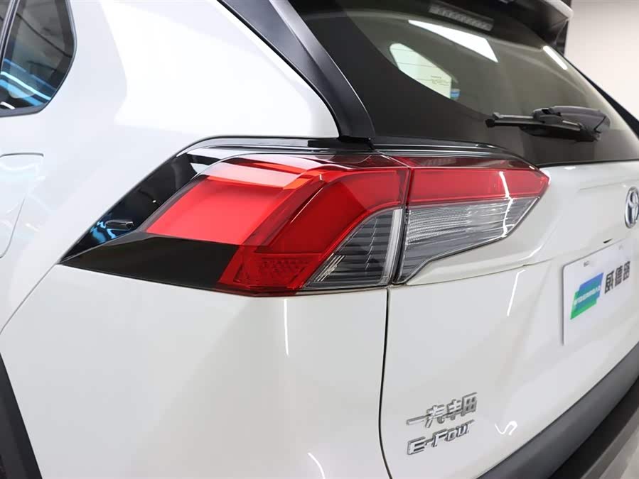 Toyota RAV4 2020 car image #34