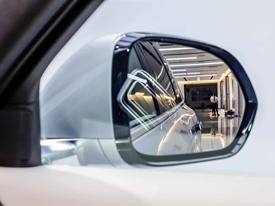 Li L7 2024 صورة سيارة #34