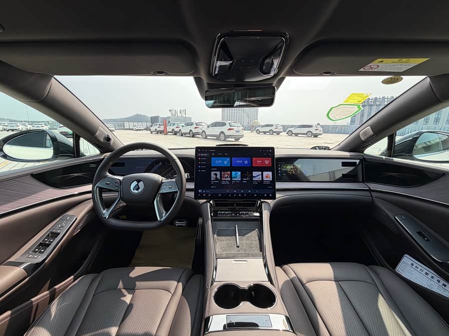 Denza Z9 2024 image de voiture #34