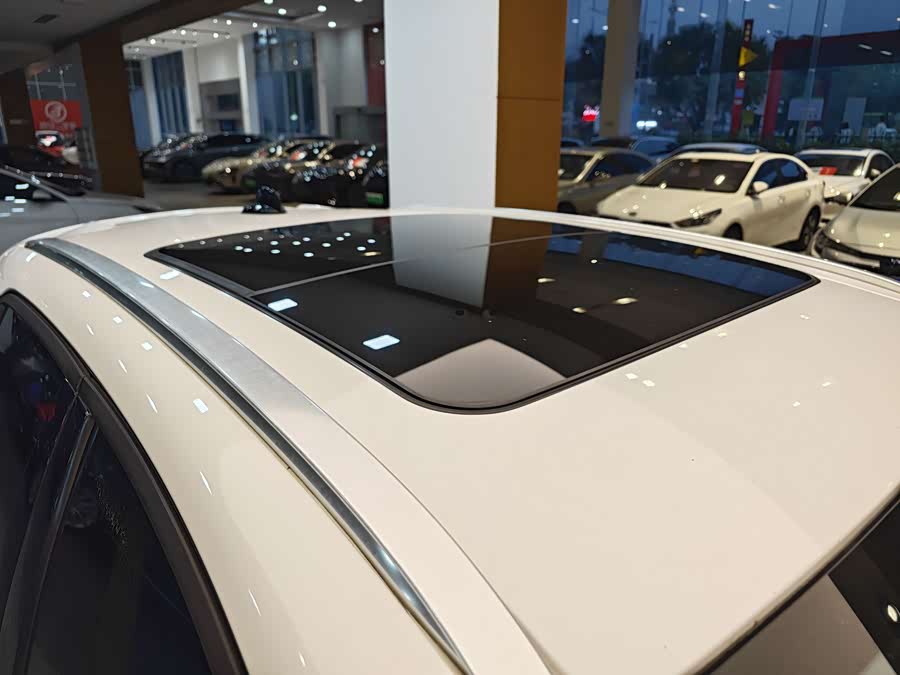 Lynk & Co 02 2019 #34 Lynk & Co 02 2019 car image #34
