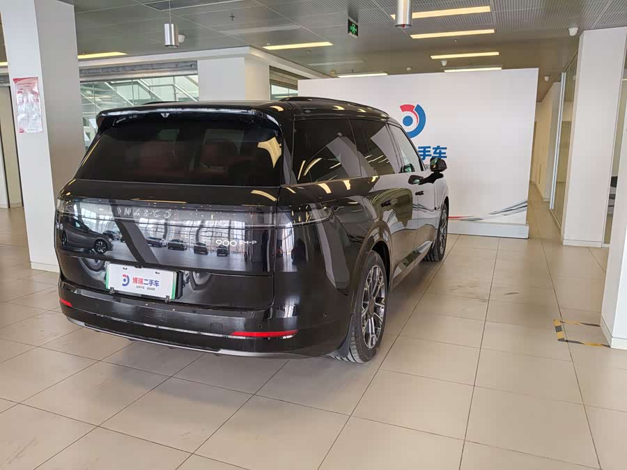 Lynk & Co 900 2025 car image #34