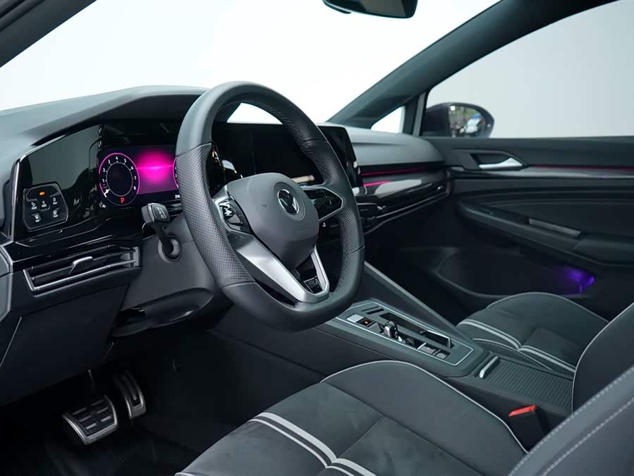 Volkswagen Golf 2022 car image #34