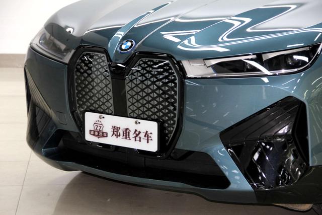 BMW iX 2023 car image #34