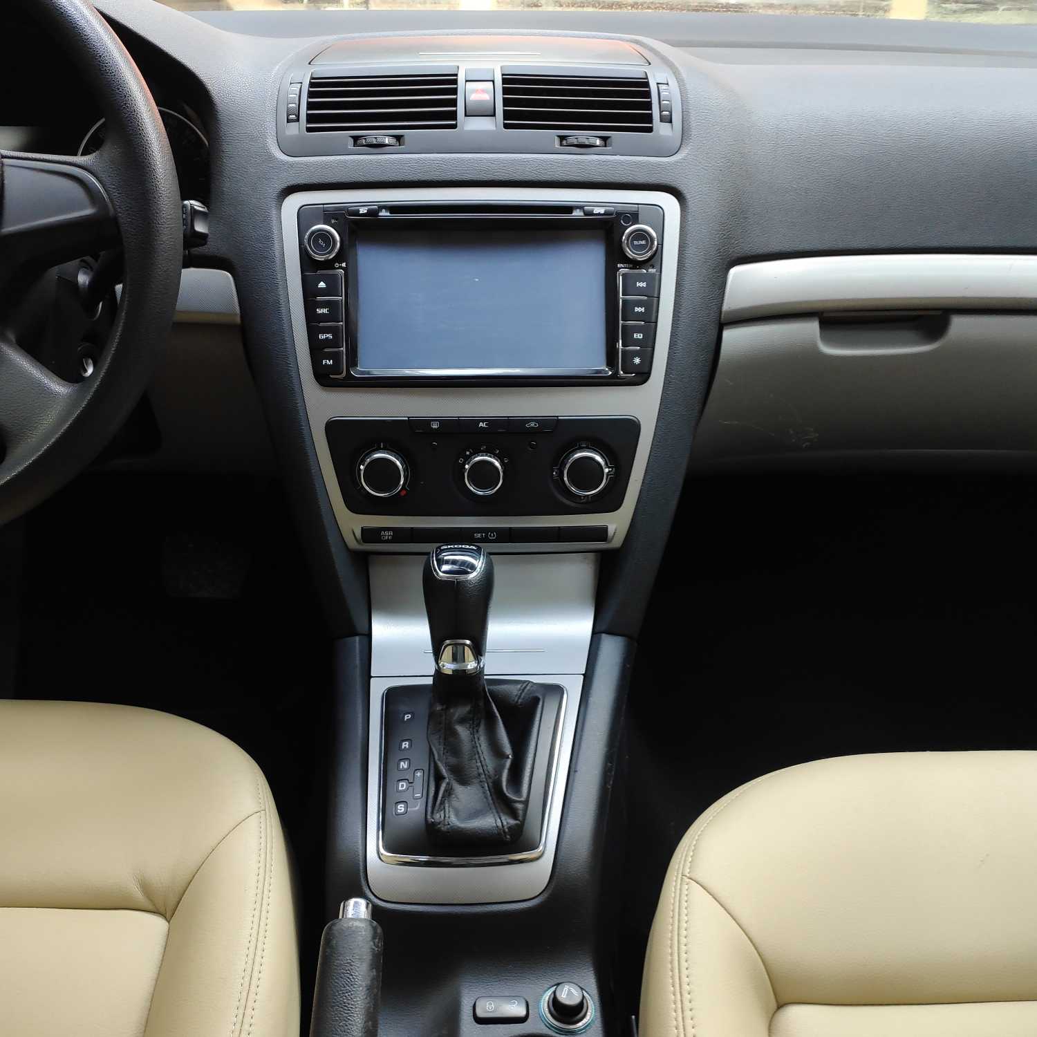 Skoda Octavia 2013 car image #34
