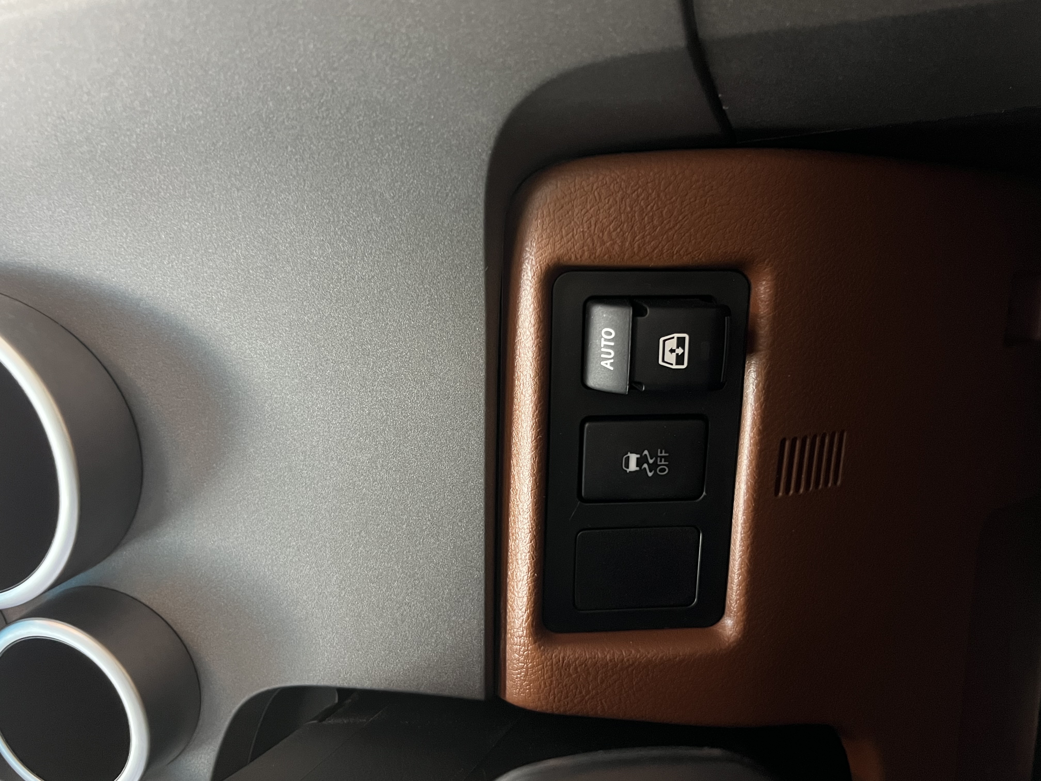 丰田 红杉 2011 汽车图片 #34